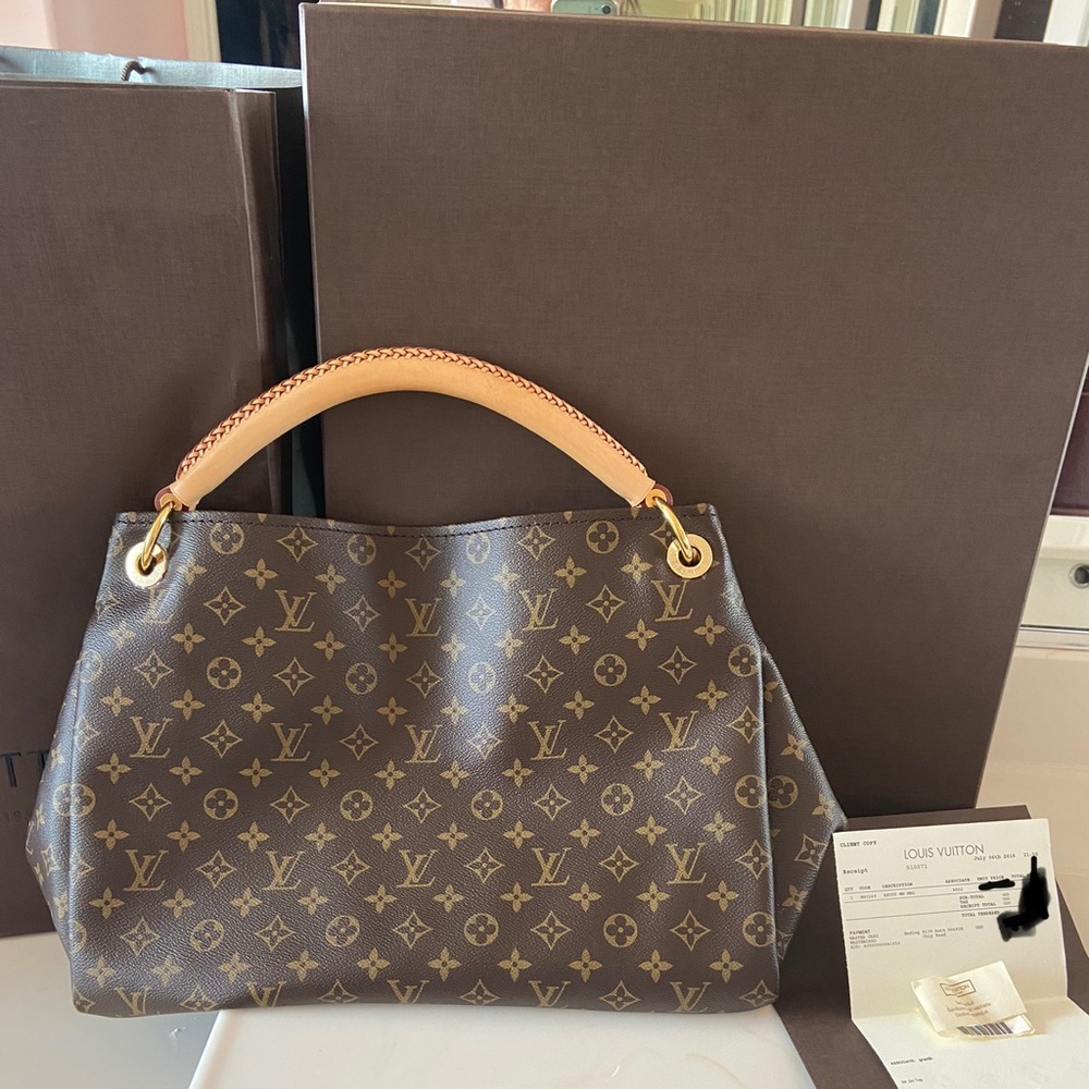 Louis Vuitton Artsy MM